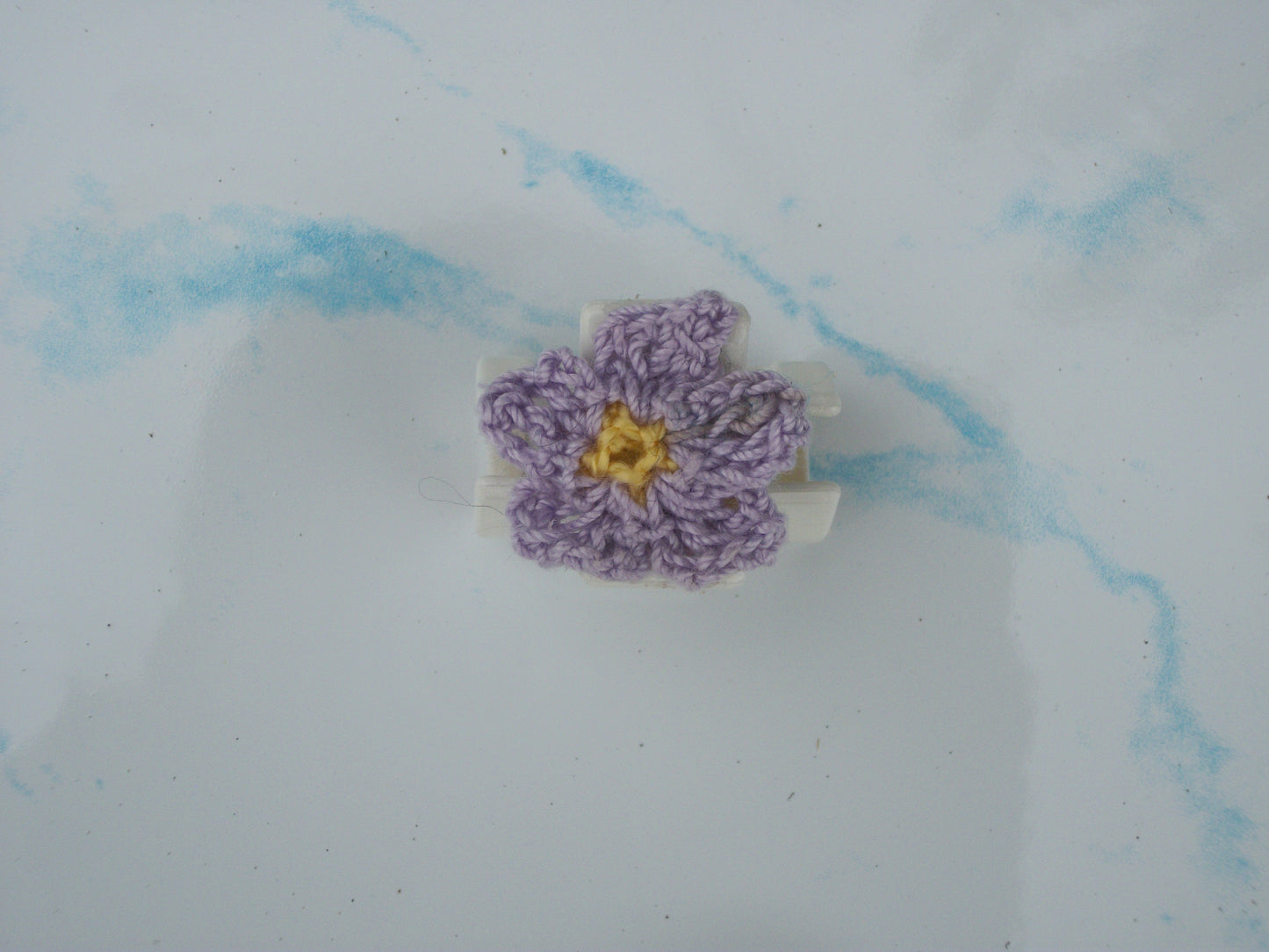 Super small flower claw clip