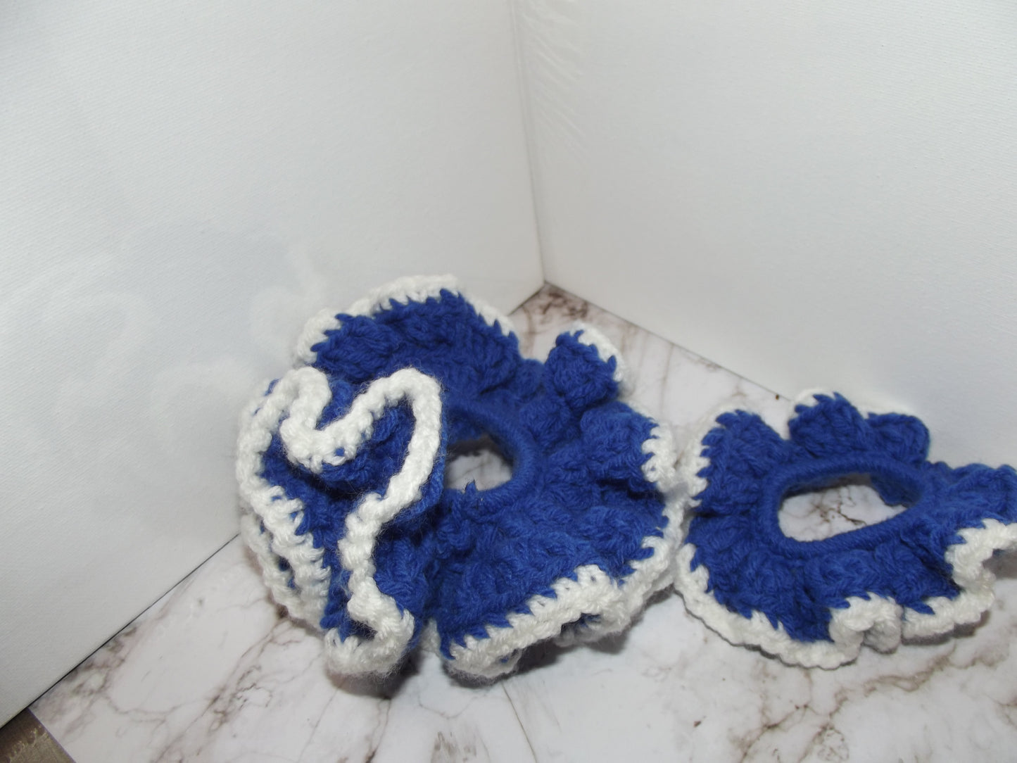 Large scrunchie