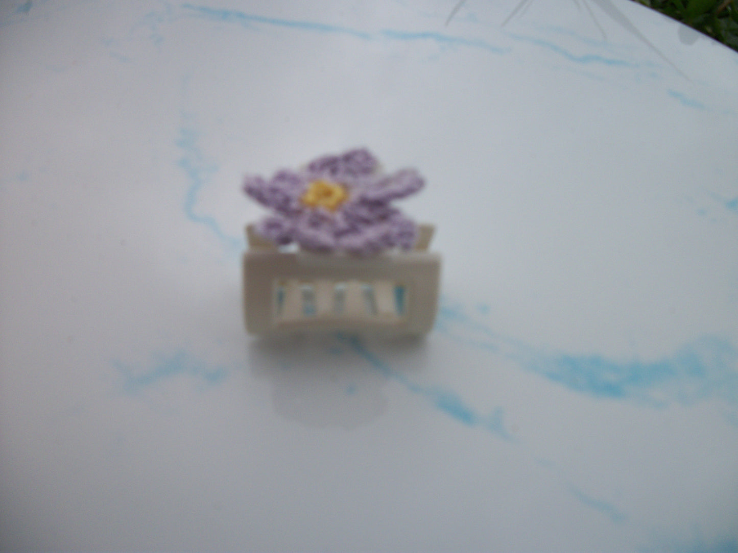Super small flower claw clip